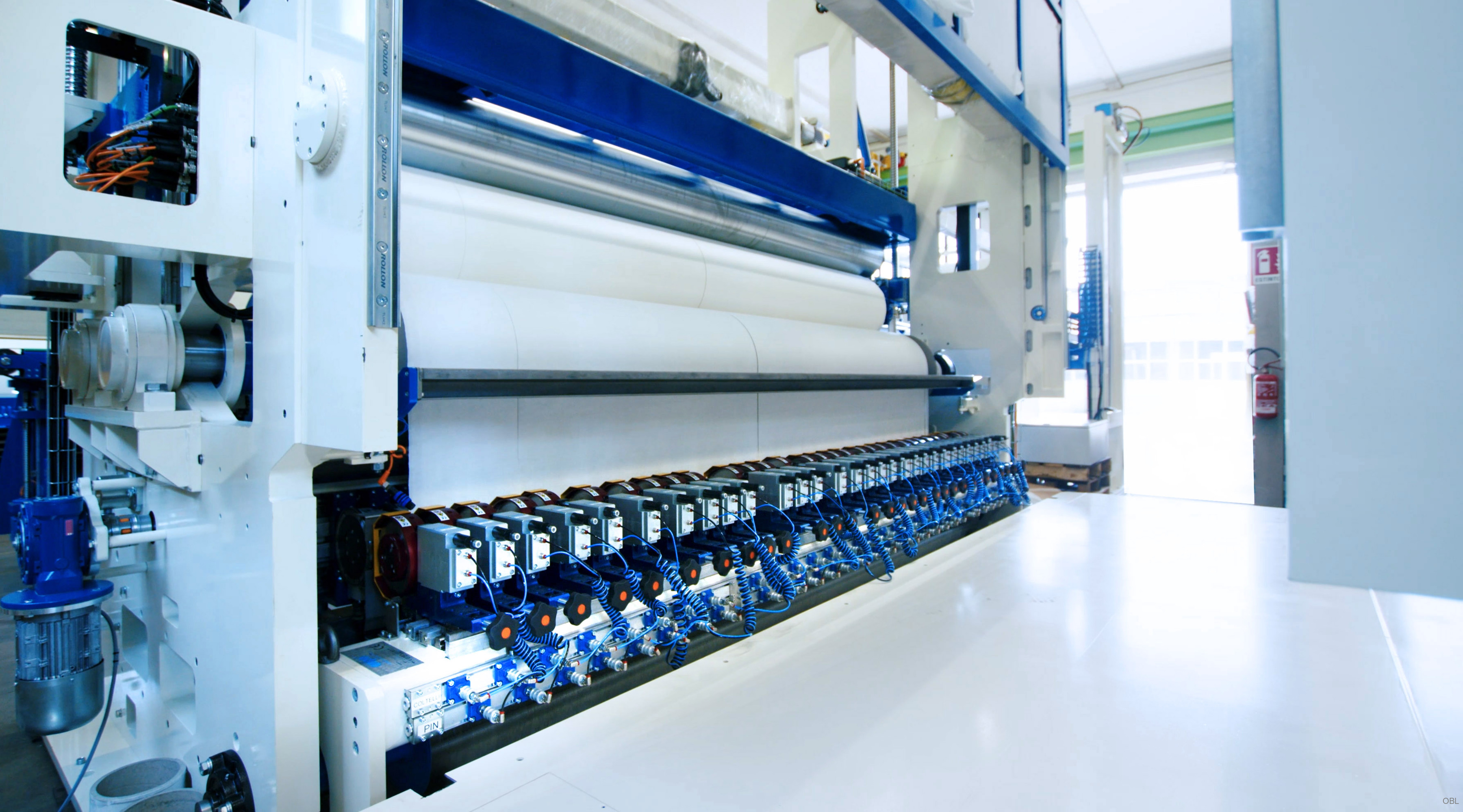 This Italian high-performance machine can handle both heavy and very light products. It can be very gentle on soft products, making it suitable for the medical, automotive, and industrial sectors.